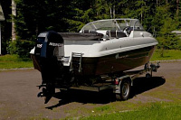 Катер Phoenix 560